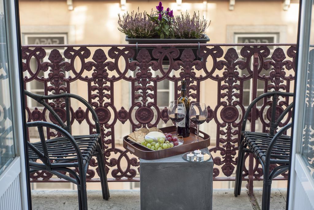 Lisbon Cheese & Wine Suites Room photo