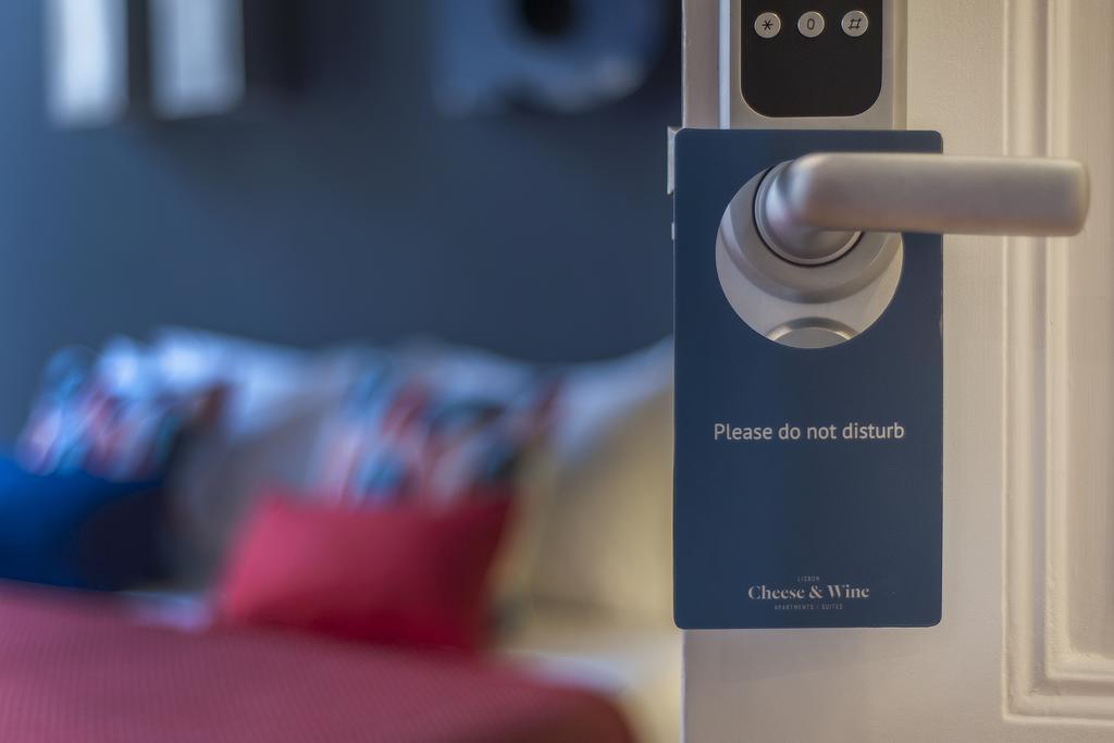 Lisbon Cheese & Wine Suites Room photo